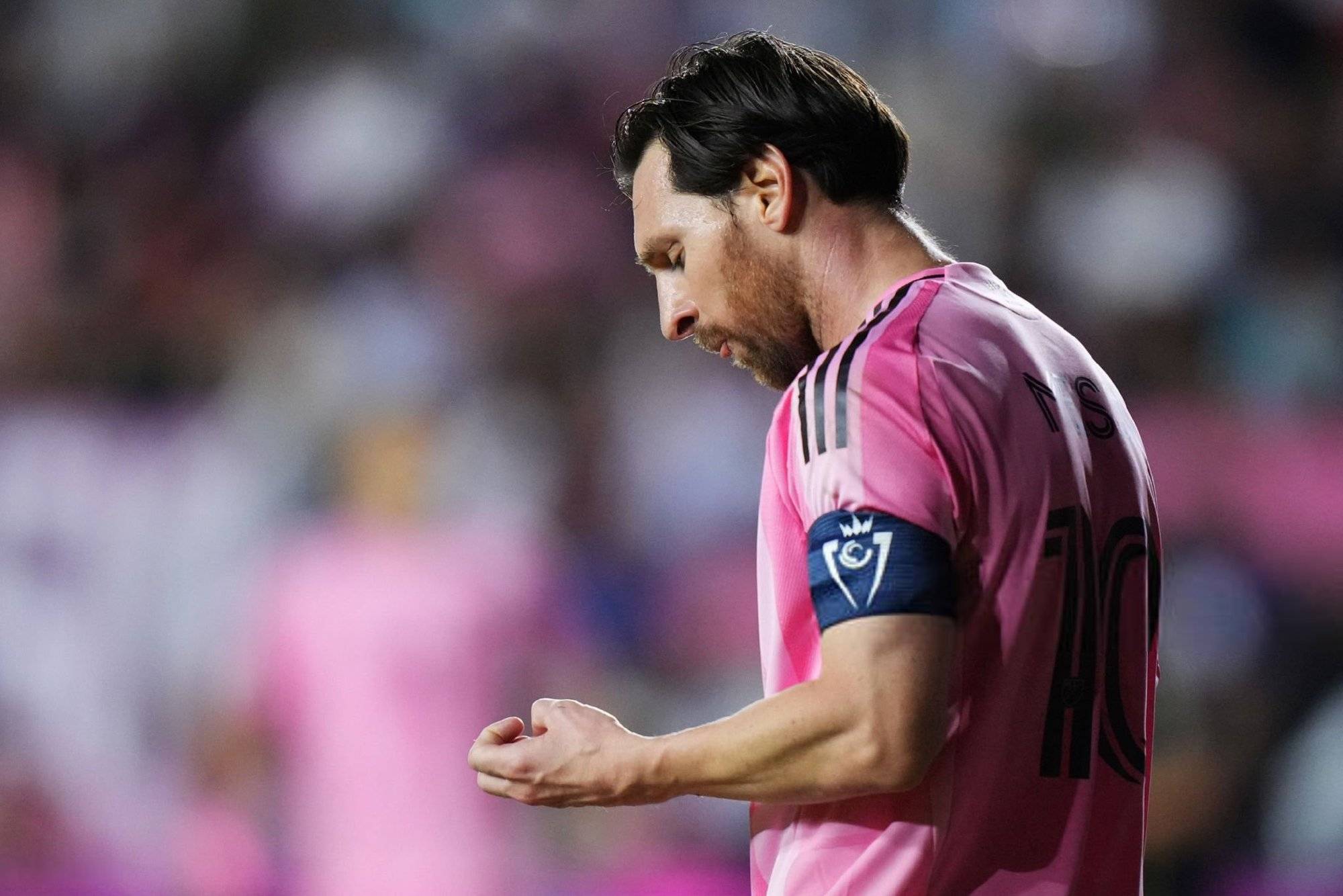 梅西官方宣布晋级下一阶段新规,澳大利亚队引发争议!全场沸腾不已的简单介绍